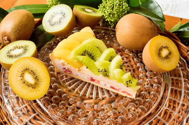 【キル フェ ボン「キウイフルーツとリンゴムースのタルト」】1ピースあたり993円