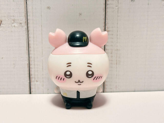 風呂本屋はマクドナルド クルーとして登場！前回のハッピーセット®では未登場だったので、まだ新人さんポジションということなのかも…？！