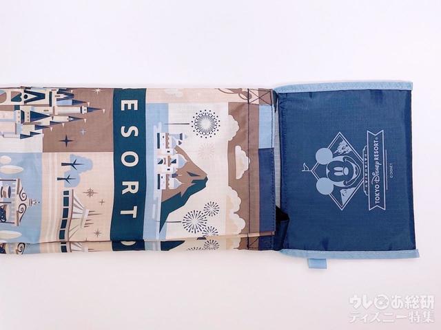 本体を三つ折りにします