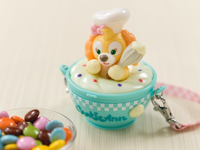 カラフルチョコレート、ミニスナックケース付き950円