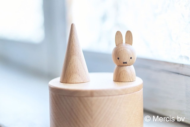 【ミッフィー リングホルダー】立体で表現されたミッフィーがかわいらしいリングホルダー