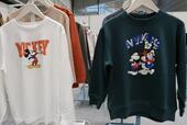 左:Disney長袖クルーネックTシャツKids　右:Disney裏毛スウェットKids