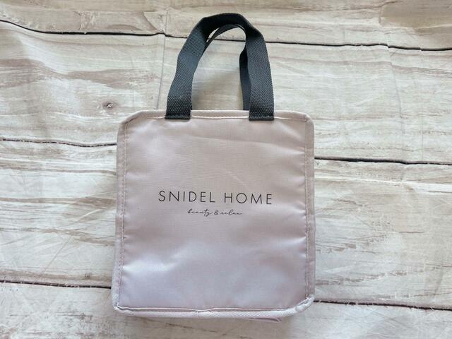 上品な青みピンクがかわいい保冷機能付きのトートバッグ