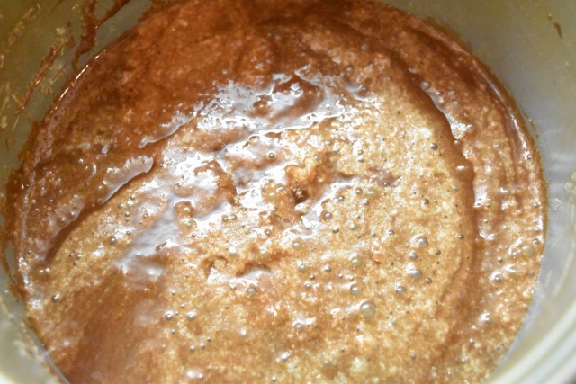 大きなメレンゲの塊がないように混ぜる