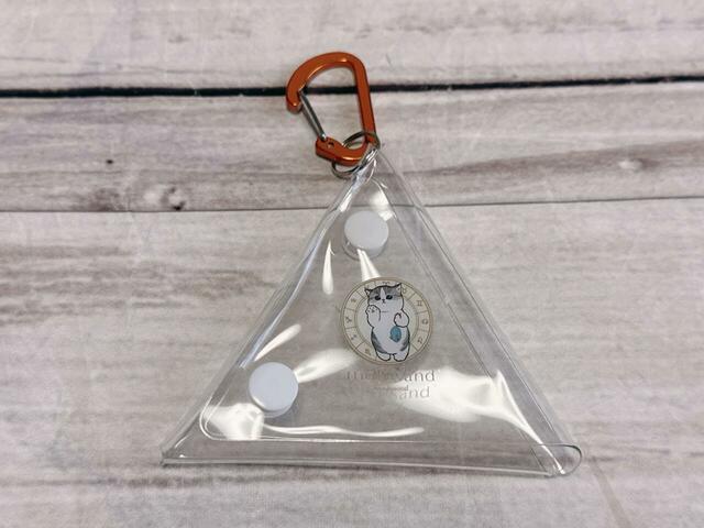 オレンジのカラビナもあります