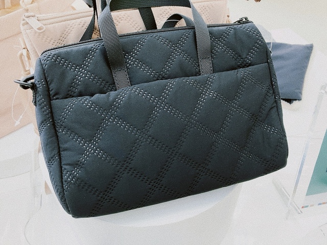 【ワークマン エンボスキルトショルダー】取り外し可能なショルダーストラップが付属しています