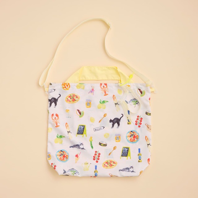 【Afternoon Tea LIVING】マルチベルト付きバッグ ¥3,520/ショルダー付きで持ち運びやすく、両手が空くので移動もスムーズ