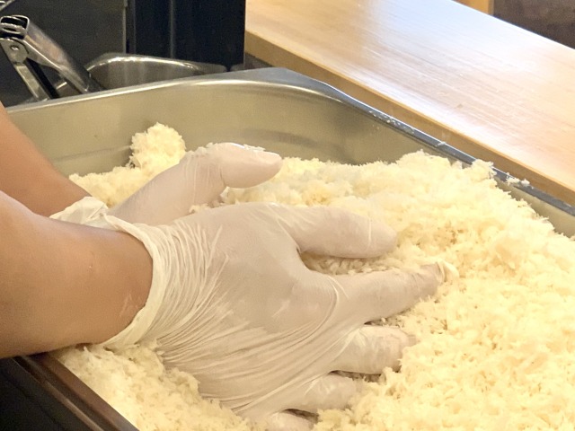 ぎゅっ！と押し付けて衣をつける