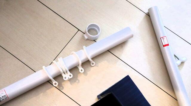 【ニトリ  強力つっぱりポール】ポール設置前に、リングランナーをポールに通す