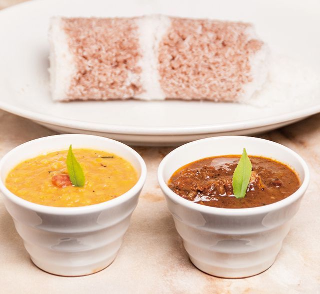 厳選「エスニックカレー」の名店／【スリランカ】スパイシーレストラン アチャラ・ナータ（中野）　2種盛カレー（右：ポーク、左：豆） 1100円 紅白ピットウ 600円