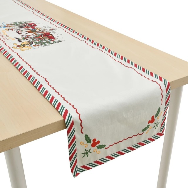 ミッキー＆フレンズ テーブルランナー リバーシブル World Showcase Germany Holiday 6,930円