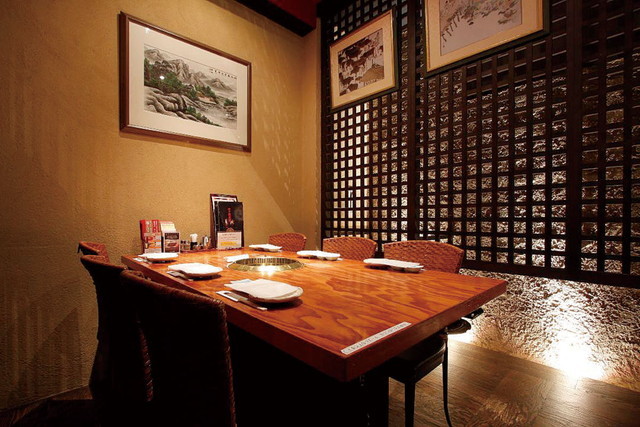 上野・御徒町「肉ランチ」／陽山道 上野広小路店　内観