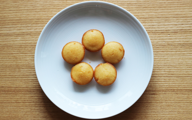 ひとくちはちみつケーキ