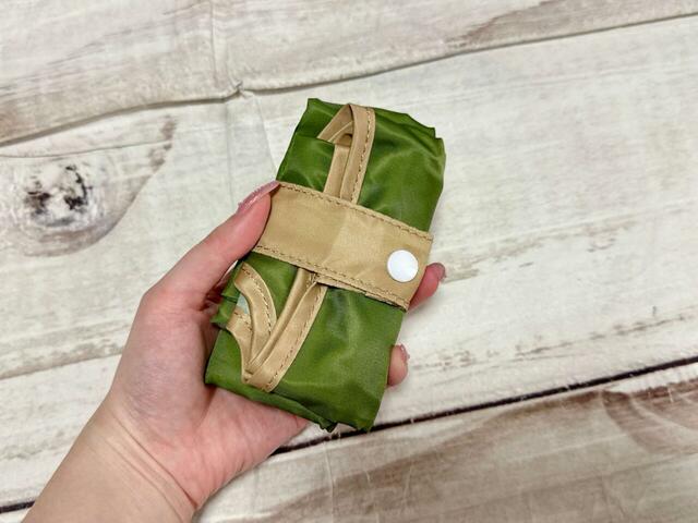 手のひらに収まるコンパクトサイズになるので、持ち運びに便利!