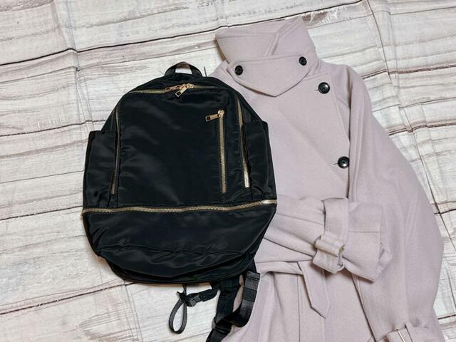 クリーンなウールコートにもマッチします♪