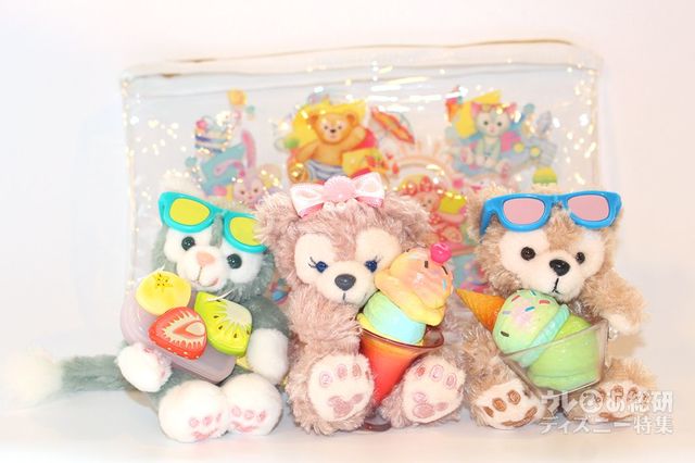 「ダッフィーのサニーファン」アソーテッド・チョコレートのポーチとぬいぐるみストラップ