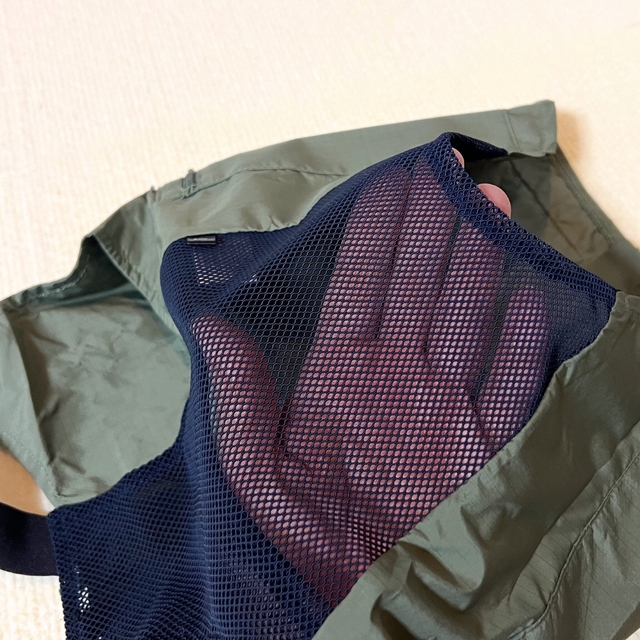 【IDOG ICE HOLD フィッシングベスト 保冷剤付】お腹側はメッシュ素材なのでとっても涼しそうです