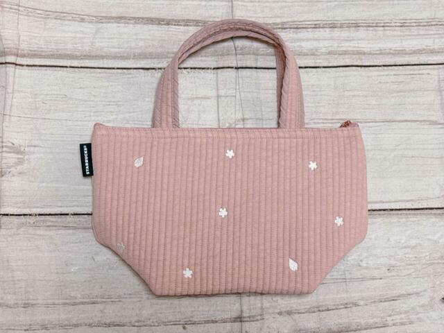 背面も桜の刺繍入りデザイン