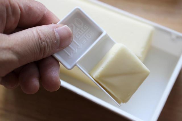 【ダイソー】バターカッター付 バターケース／100円