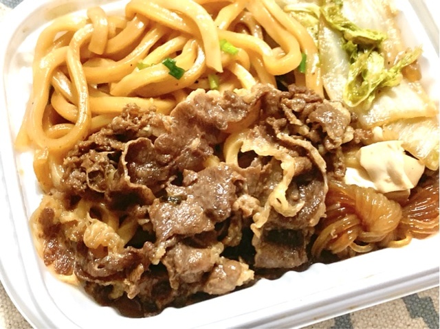 肉盛（＋230円）にした「牛すき鍋」