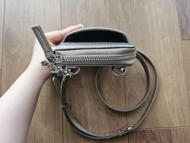 【BAYFLOW　多機能キースターミニウォレットショルダー2】サイズは高さ19×幅11×厚み4.5cm。しっかりマチがあります♪