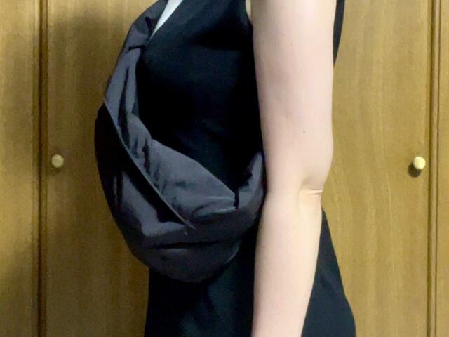 体に沿ってくれるシルエット