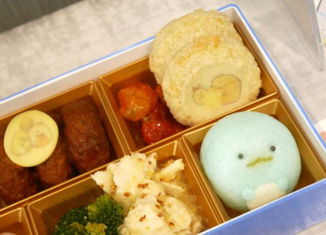 おせち・三段重「すみっコぐらし」｜23,900円(税込)