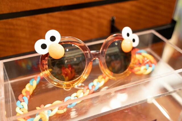 チェーン付きサングラス 3,800円｜ユニバーサル・スタジオ・ジャパン夏イベント「NO LIMIT! サマー 2023」スペシャルグッズ