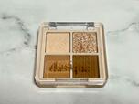 【dasique（デイジーク）special book】4色シャドウパレットは既存の「アイシャドウパレット＃15　ベージュニット」の人気色4色が入っています♪