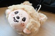 【『モンチッチ×kippis ぬいぐるみチャーム付きエコバッグ』(宝島社)】お手持ちのバッグにつけて持ち歩けます
