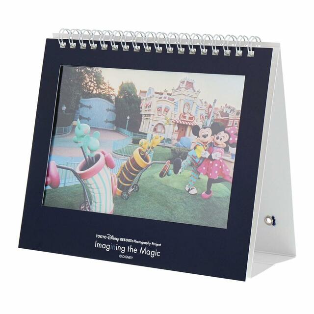 フォトアルバム 1,800円|東京ディズニーリゾート・フォトグラフィープロジェクト「イマジニング・ザ・マジック」第2弾グッズ|東京ディズニーリゾート40周年“ドリームゴーラウンド”|発売日:2023年12月7日(木)|販売店舗:東京ディズニーランド「グランドエンポーリアム」、東京ディズニーシー「ヴァレンティーナズ・スウィート」