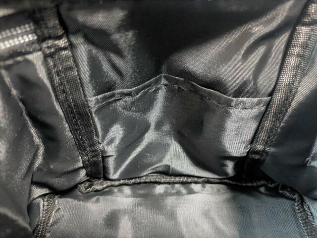 本体の内ポケット