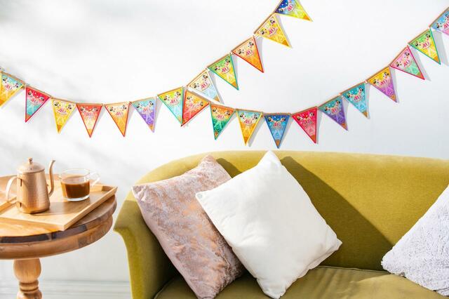 ドリームガーランド 1個700円｜サイズ：縦約14×横約10cm｜東京ディズニーリゾート40周年“ドリームゴーラウンド”スペシャルグッズ｜発売日：2023年4月10日（月）｜販売店舗：東京ディズニーランド「コズミック・エンカウンター」、東京ディズニーシー「エンポーリオ」