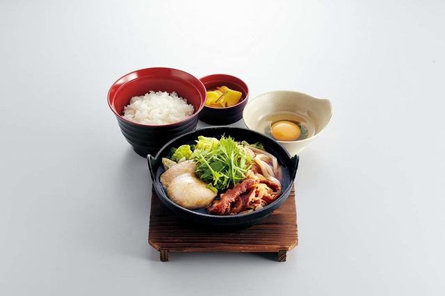 すき焼き鍋定食(うどん麺入り)