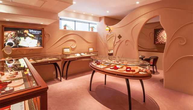 横浜元町店ディズニージュエリーコーナー