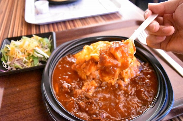 柔らかく煮込まれた肉と卵が絶妙