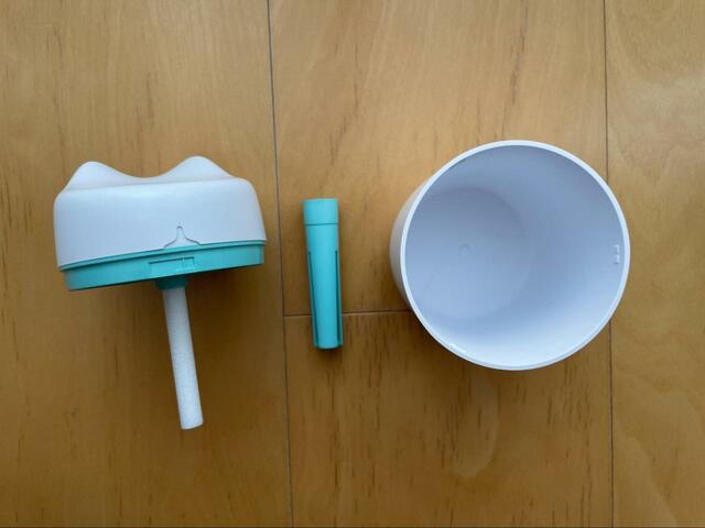 【キャンドゥ　USBHUMIDIFIER】中央の支柱はひねって取り外せます