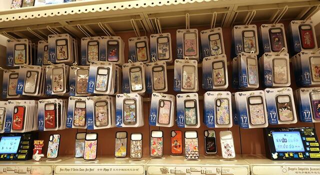 香港ディズニーランドグッズ　デザインを選んで作れるiPhoneケース