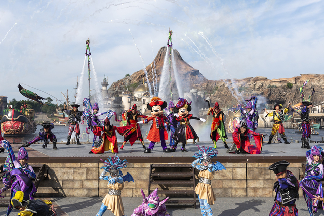 「ザ・ヴィランズ・ワールド」のフライボードによる演出｜東京ディズニーシー「ディズニー・ハロウィーン」2018年