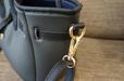派手すぎないゴールドの金具が◎