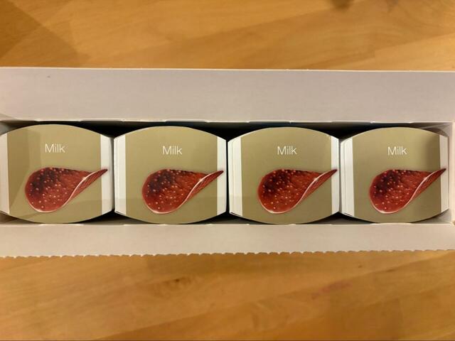 【コストコ ハムレット チョコクリスピー】箱を開けると4つ並んで入っていました！冷やして食べても美味しく、おやつストックにも向いています♪