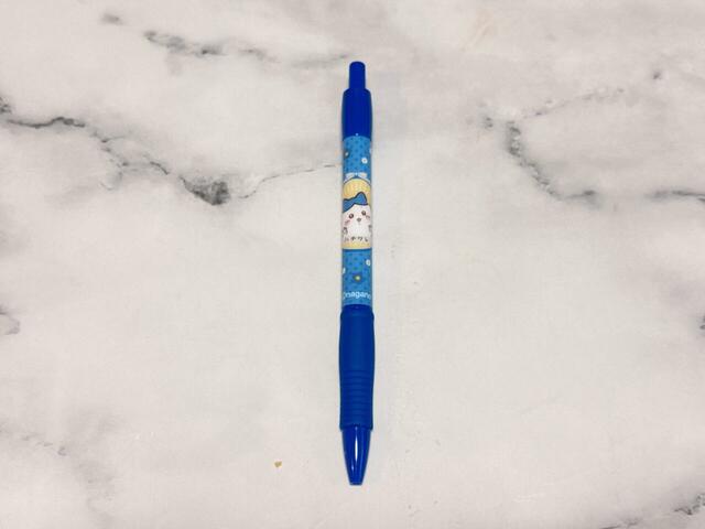 【ちいかわ ボールペン(黒)】ハチワレはもちろんブルーカラー♪
