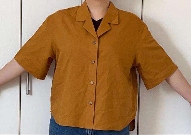 【UNIQLO リネンブレンドオープンカラーシャツ（半袖）】ボタンを留めた状態で1枚でも着ることができる