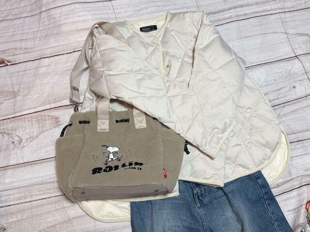 カジュアルなダウン&デニムコーデに合わせてもかわいい