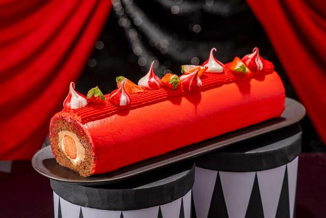 「ルージュロール」<期間:2026年1月9日~3月8日>【【ヒルトン名古屋】ホテルメイドのストロベリースイーツが並ぶ♪甘美な“ストロベリースイーツビュッフェ”開催!】