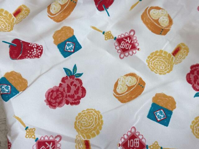 【カルディ台湾　好吃！バッグ】巾着もセットになっています。大同電鍋や小籠包など台湾にちなんだイラストがかわいい♪