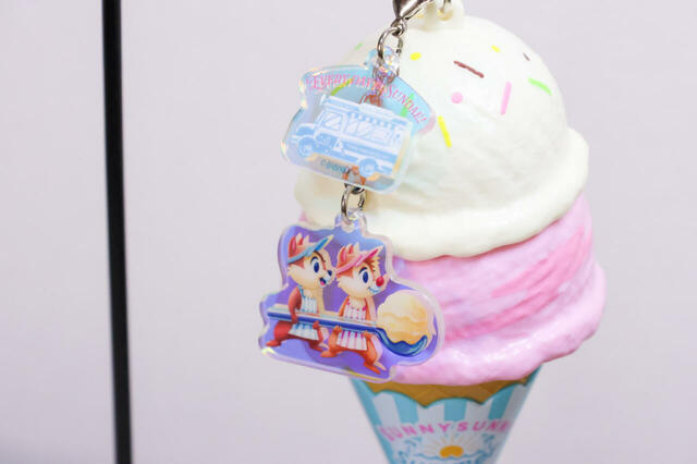 グミキャンディー、ミニスナックケース付き 1200円｜チャームはキラキラ