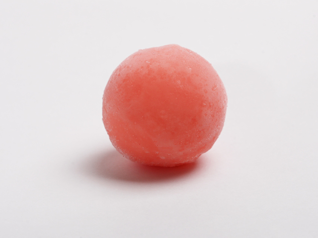 「アイスの実 ピンクグレープフルーツ」194円（税込）