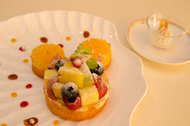 東京ディズニーシー・ホテルミラコスタ「ベッラヴィスタ・ラウンジ」笑味Sara「フルーツブリオッシュ ベッラヴィスタスタイル」 ¥1,700(1日限定20食)