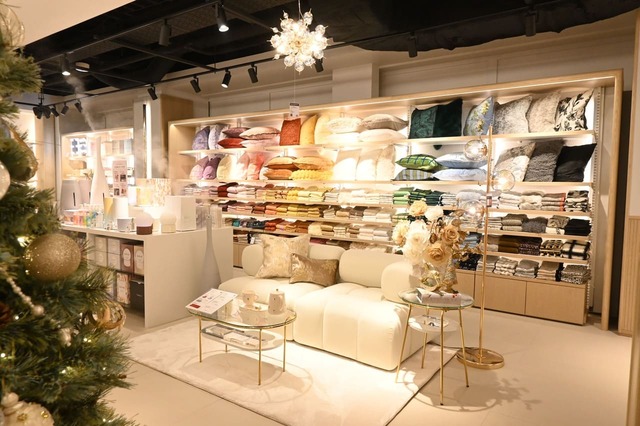 【Francfranc】新宿サザンテラス店はとにかく品数が豊富！その数約3,800種類